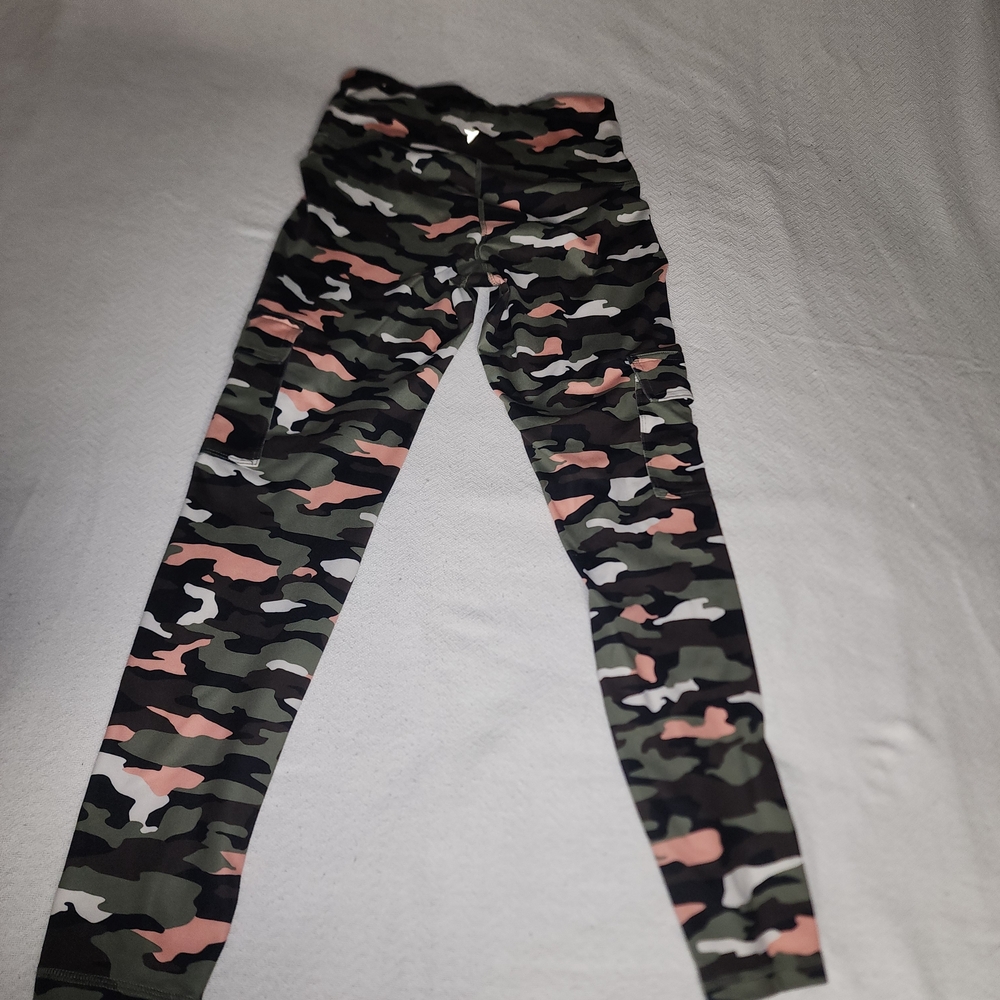 Old Navy Active Ladies Small  Camouflage Cargo Leggings - Green, Black, Pink Ank